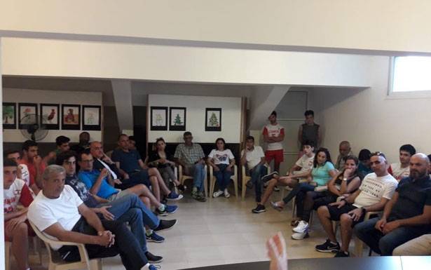 أبي رميا : لتكثيف التدريبات لخلق جيل واعد

اجتماع مشترك بين إتحاد «الطائرة»

وأهالي لاعبي منتخب الناشئين