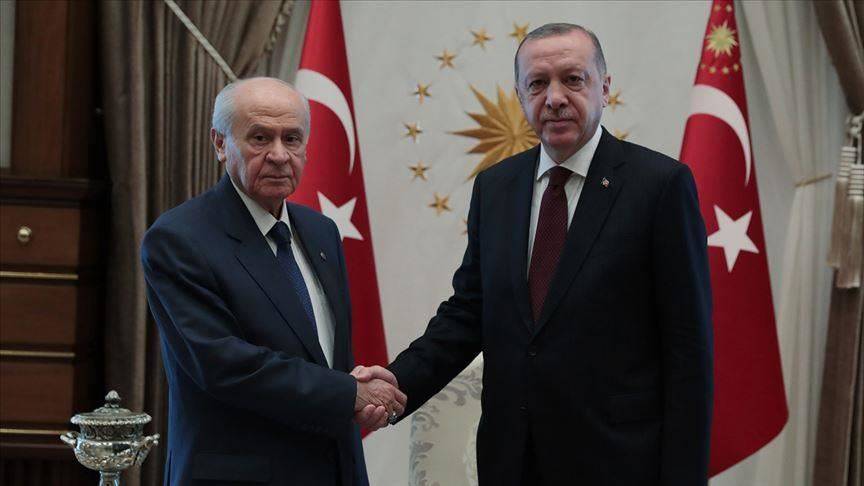 أردوغان يلتقي زعيم الحركة القومية المعارض في أنقرة