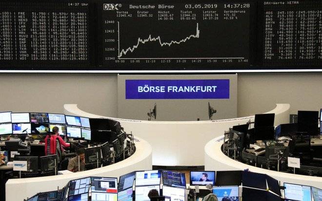 أسهم أوروبا تتراجع من أعلى مستوى في 3 أسابيع بسبب أزمة أمريكا والصين