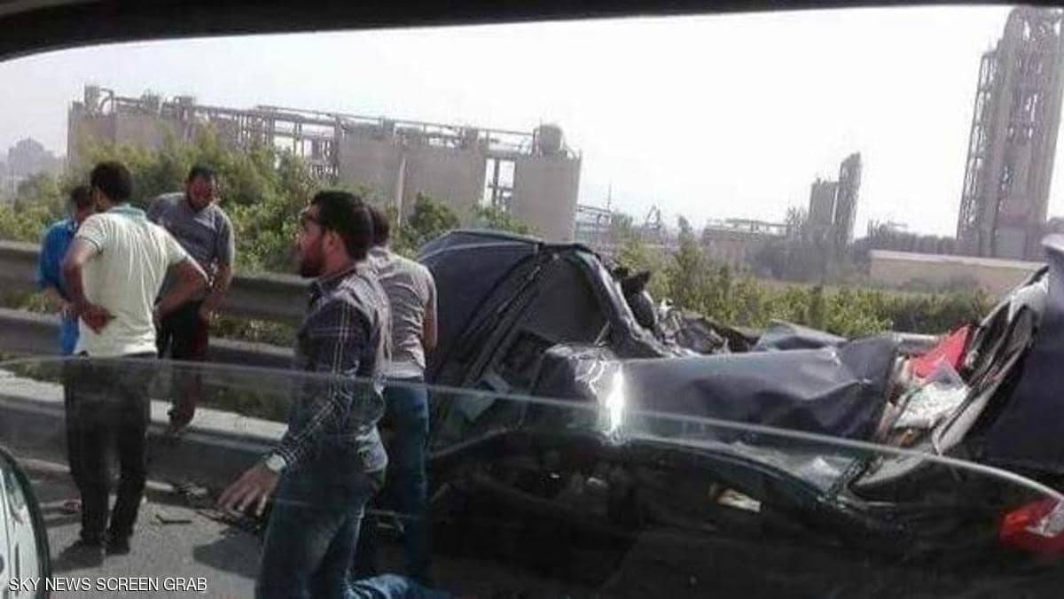 حادث مروع في القاهرة.. انفجر الإطار فلقي 14 مصرعهم