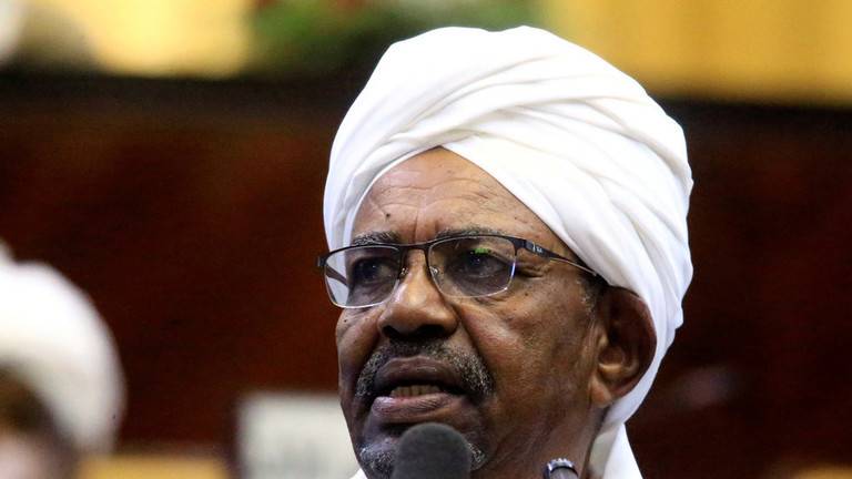 النيابة العامة السودانية تعلن استكمال كافة التحريات مع البشير وتوجه له تهما بالفساد