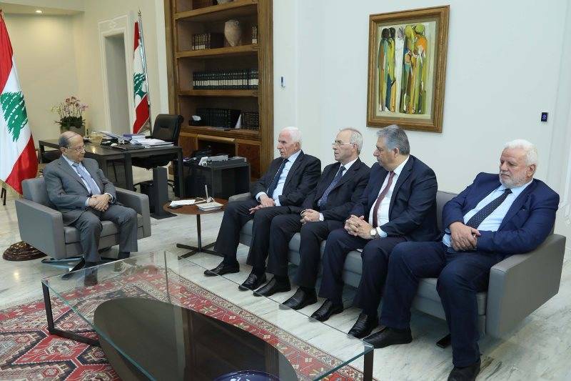(*) عون تسلم رسالة من الرئيس الفلسطيني والتقى العبسي