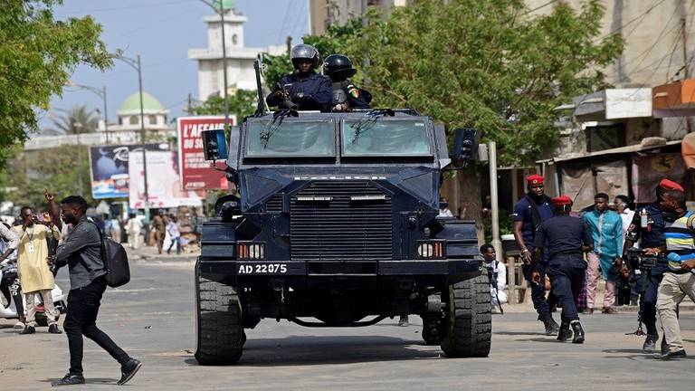 تقرير لـ"بي بي سي" يسبب احتجاجات واعتقالات في السنغال