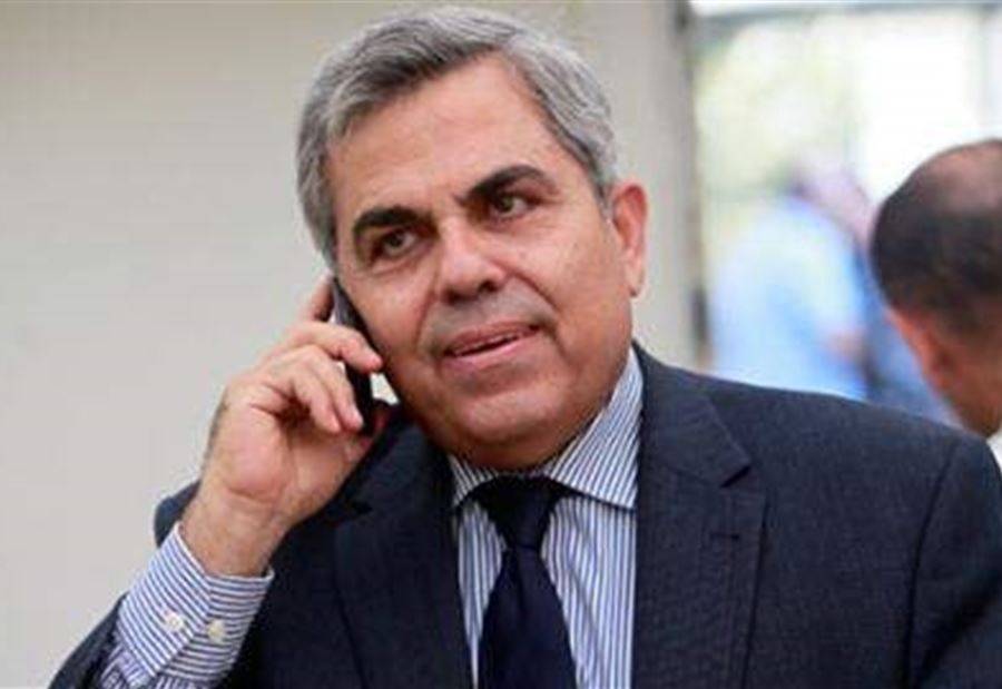 حكمت ديب: ذكرتونا بالمخابرات السورية!