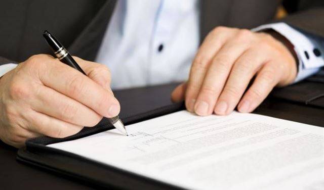 شهادات جامعية مزوّرة عليها أختام التربية والخارجية!