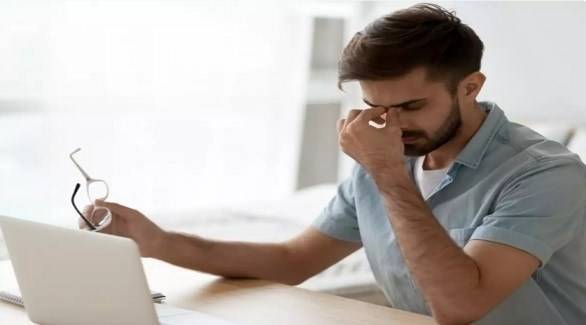 عادات يومية تُضر بعينيك