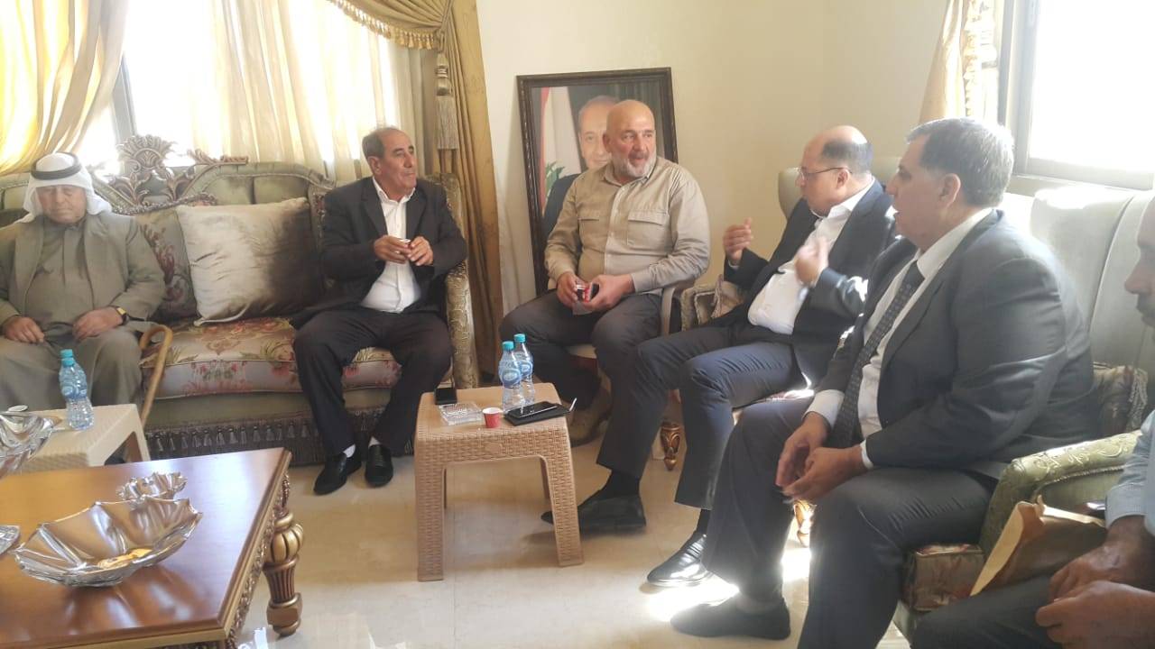 اللقيس عرض مع وفد من آل جعفر لموضوع الكسارات وقانون العفو العام