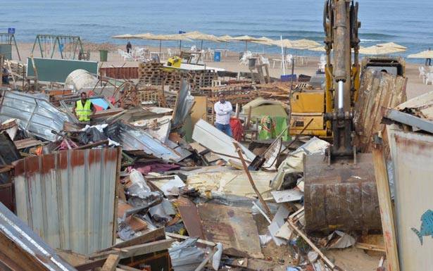 إزالــة منشأت مخالفة عن الشاطئ

الشعبي في الــرمــلـــة البيضاء