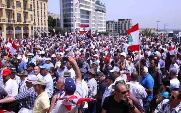 حراك العسكريين المتقاعدين نحو إعداد وثيقة شرف لمقاطعة كلّ من يمسّ بحقوق العسكر