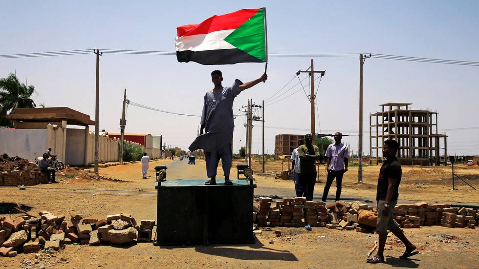 "المهنيون السودانيون" يرفضون أي تسوية مع المجلس الانتقالي العسكري تعيد إنتاج الأزمات السابقة