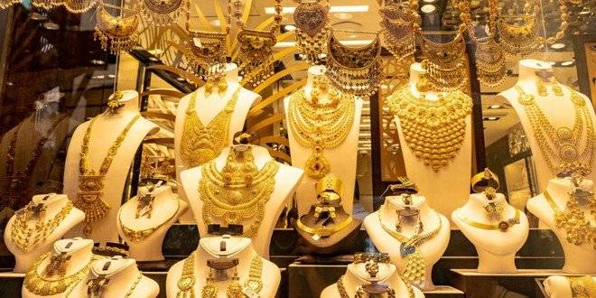 انتكاسة قصيرة تهدد أسعار الذهب .. والرهان على تخفيف السياسة النقدية الأمريكية