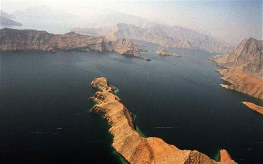 لماذا يعد مضيق هرمز أهم ممر نفطي في العالم؟