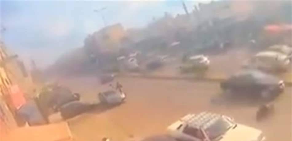 سقط عن دراجته وكاد يموت.. فيديو يكشف تفاصيل حادث الأوزاعي المروع
