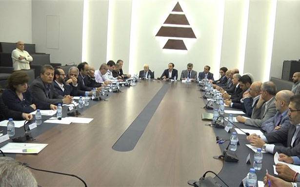 الكتائب: لوضع خطة واضحة لعودة النازحين

ومصالحة الجبل خط أحمر وعمود فقري للبنان