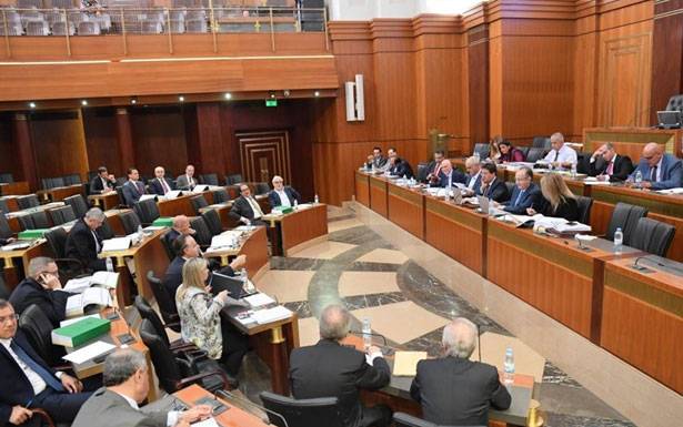 «لجنة المال»: إلغاء إعفاءات اليخوت ورفع الرسم

على رخصة المقالع ... وأسقاط بندّي رخص السلاح والزجاج الداكن