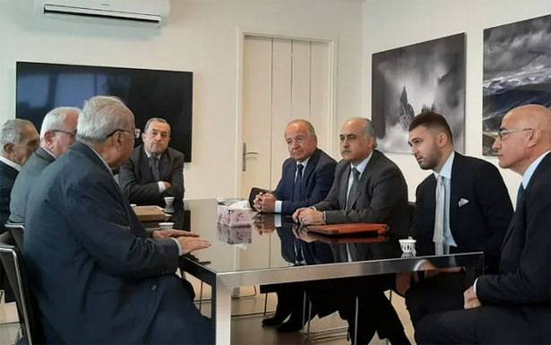 زار ووفد من «التقدمي» المطران عبد الساتر للتهنئة

تيمور جنبلاط استقبل الدفاع المدني

والضبّاط المـتقاعدون يشـكـرون موقفه