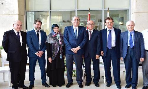 نقابة الاطباء في بيروت واصلت تقبل التهاني