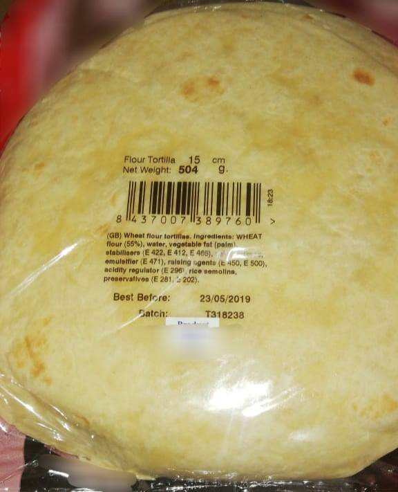 توقيف صاحبي مستودعين و4 عمال بترويج مواد غذائية منتهية الصلاحية