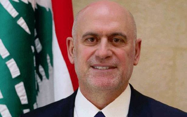 فنيانوس يطلع على أعمال

التوسعة في المطار