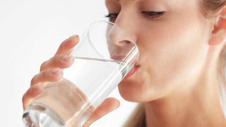 إعرفوا كيف يجب أن تشربوا الماء لتخسروا الوزن