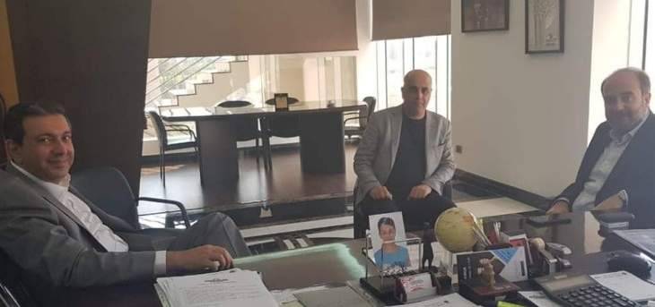 عقيص بحث مع ابو فيصل مشروع اقامة المنطقة الاقتصادية بزحلة