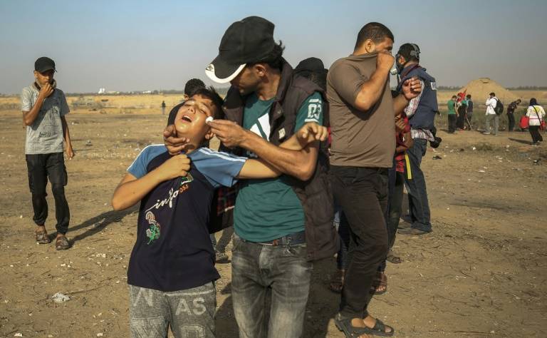 اصابة أكثر من 70 فلسطينيا بنيران الجيش الاسرائيلي في قطاع غزة