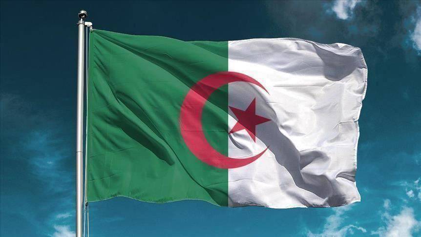 الجزائر.. مسؤول أكبر تنظيم نقابي بالبلاد يتنحى عن منصبه