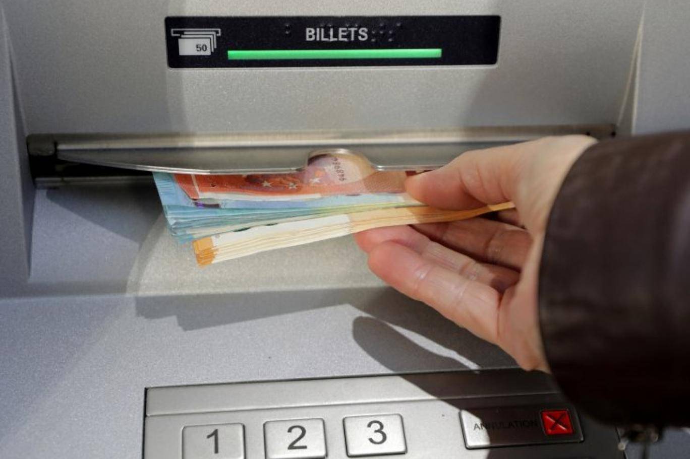 خمس الأفراد المنتمين إلى أسر عاملة في بريطانيا في قبضة الفقر النسبي