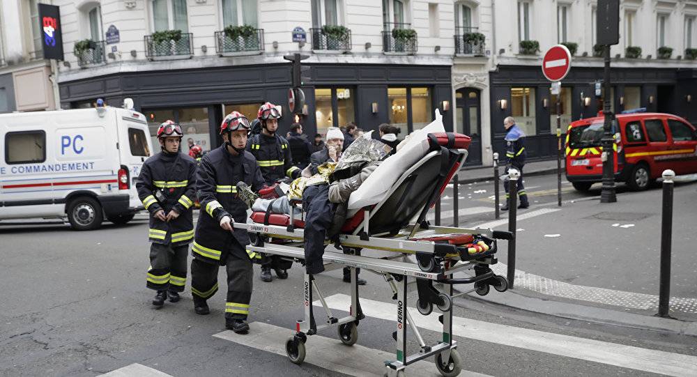 مقتل ثلاثة أشخاص في حريق مبنى بوسط باريس