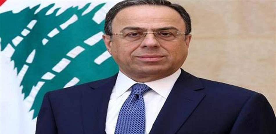 بطيش تابع أوضاع مالكي الشاحنات العمومية في مرفأ بيروت