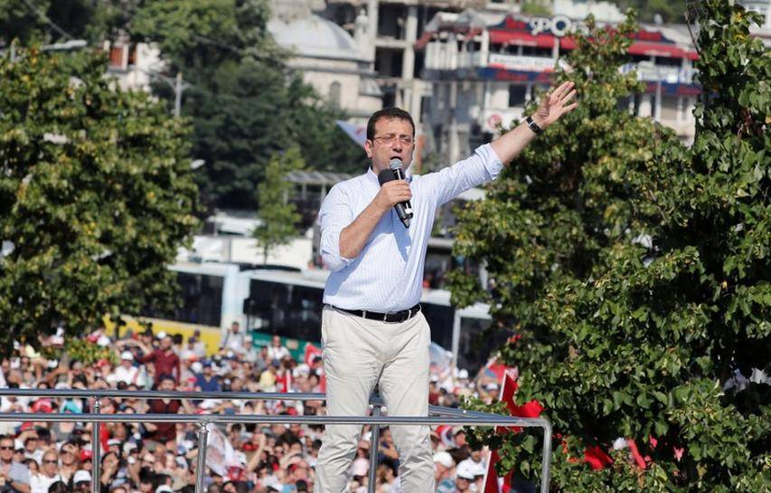 اسطنبول تختار رئيسا للبلدية في اختبار لديمقراطية تركيا وأردوغان