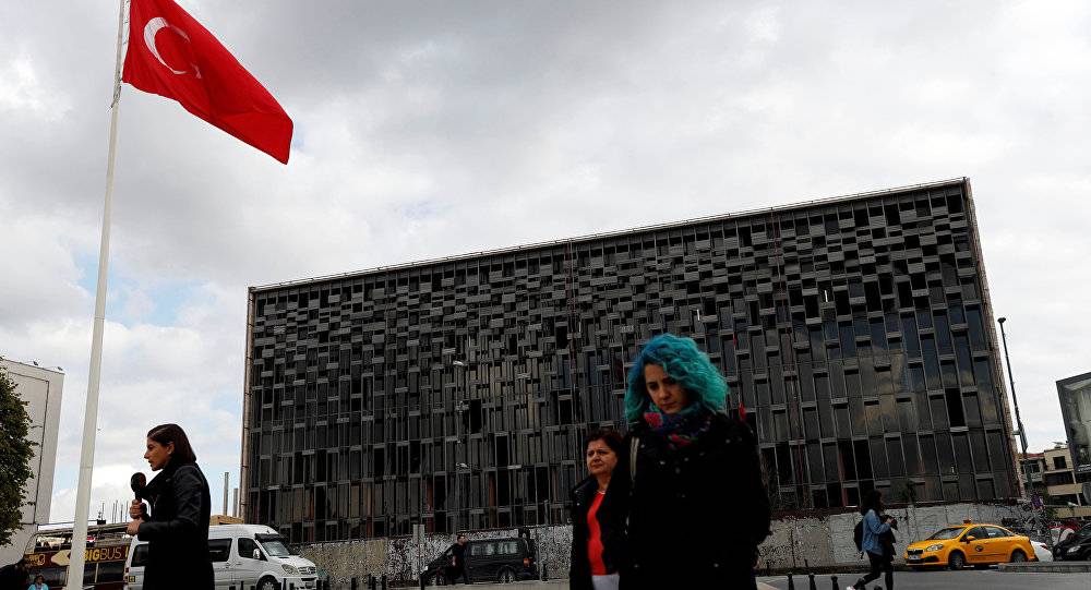سكان إسطنبول ينتخبون رئيسا للبلدية