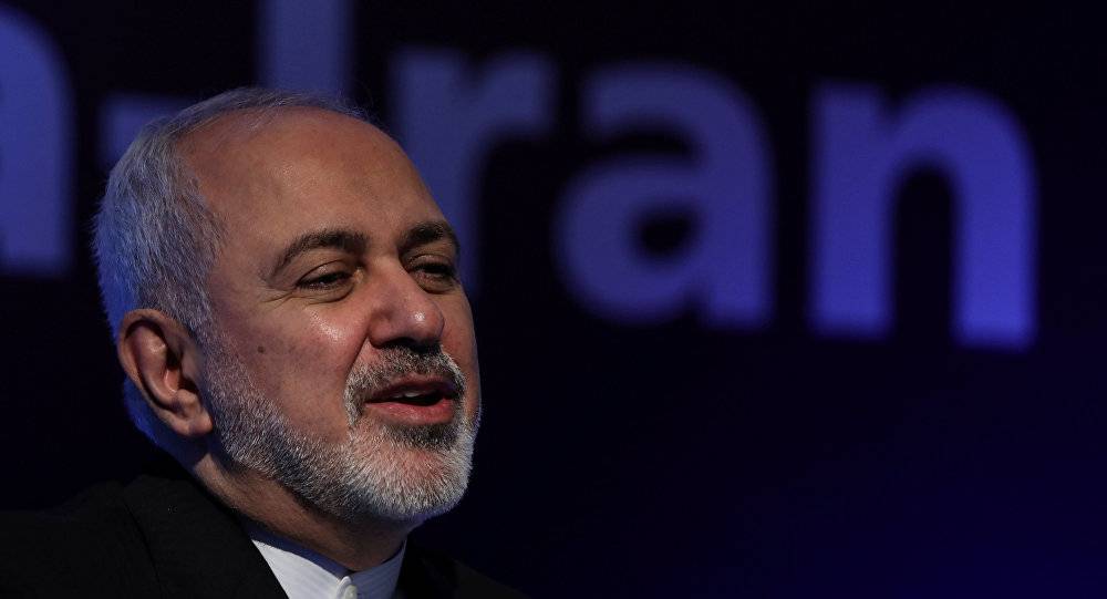 ظريف: الفريق "ب" كان يريد استدراج ترامب لحرب مع إيران والحكمة أنقذت الموقف