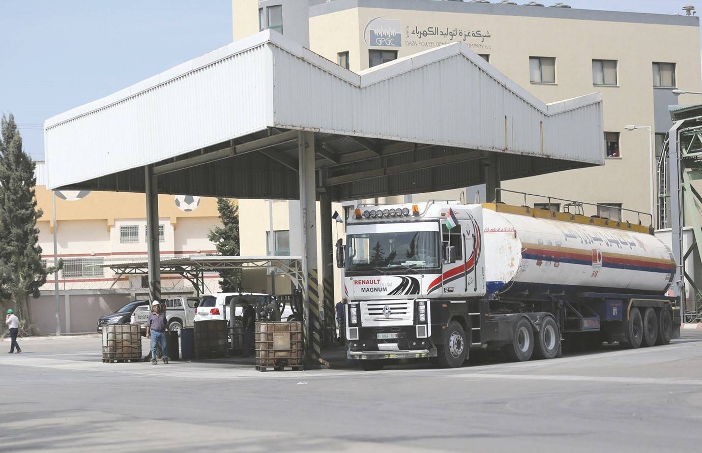 الجيش الاسرائيلي يقرر وقف دخول الوقود إلى قطاع غزة
