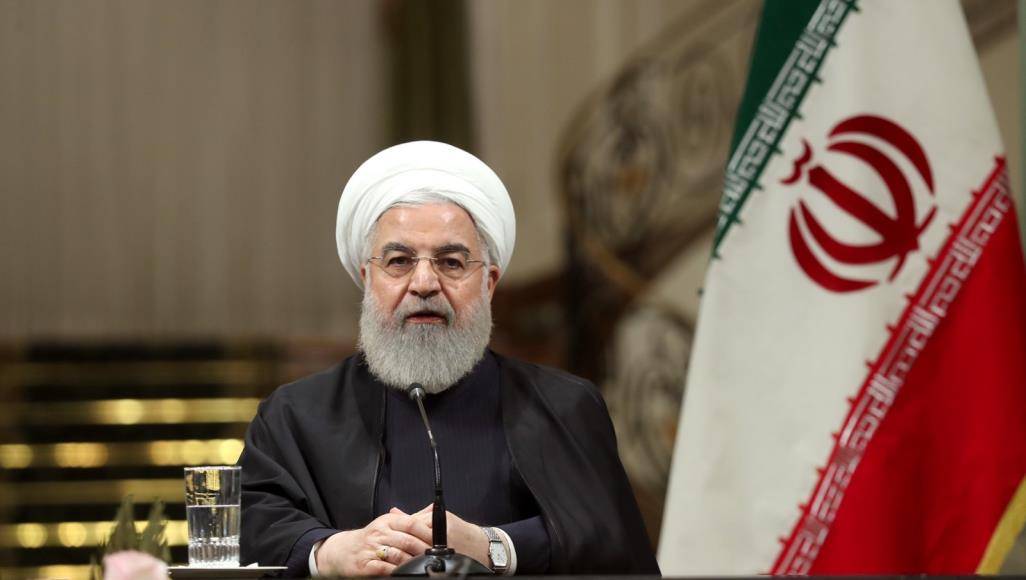 روحاني: العقوبات الأميركية ستفشل والبيت الأبيض "متخلف عقليا"