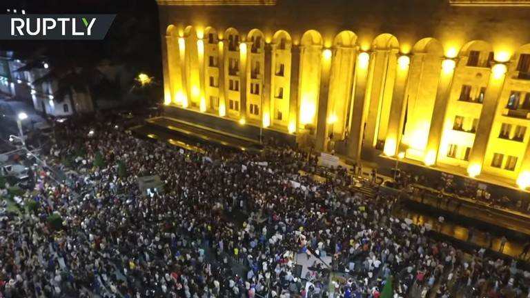 كيف يمكن أن تنقلب "كراهية الروس" على أصحابها إذا قررت روسيا معاقبة جورجيا