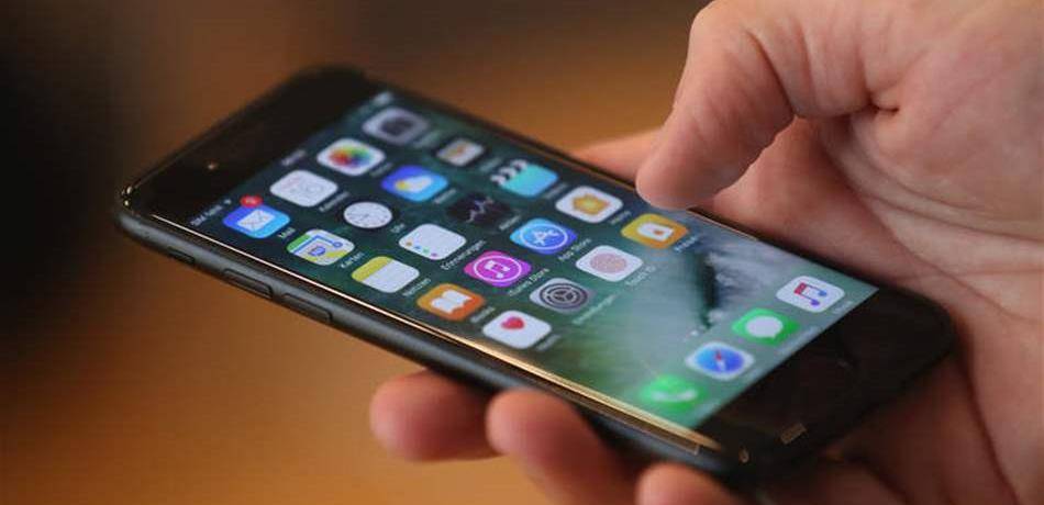 احذر من هاتفك.. فربما يكون جاسوسا ضدك