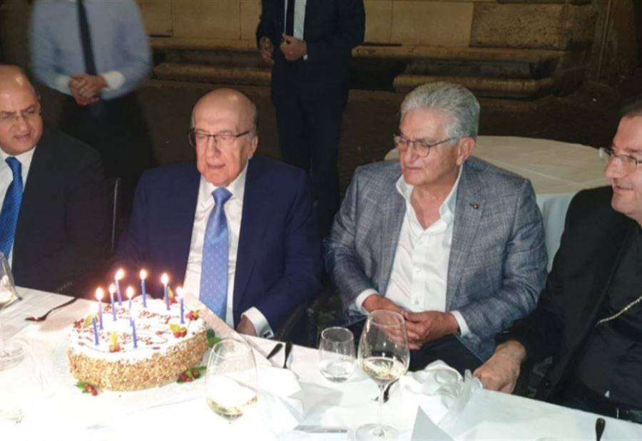 صفير يولم على شرف طربيه في روما