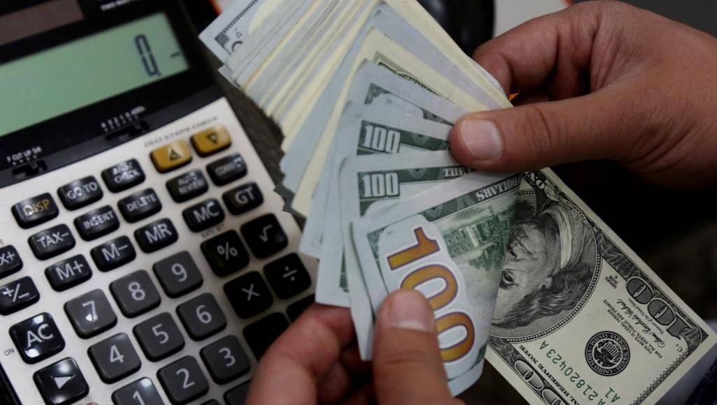 «أوكسفام» تطالب بالمساواة .. 1 % من سكان العالم يملكون نصف الثروات