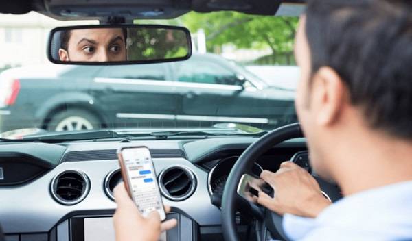 هل ستعيد الدولة النظر في مشكلة استعمال الجوّال أثناء القيادة؟