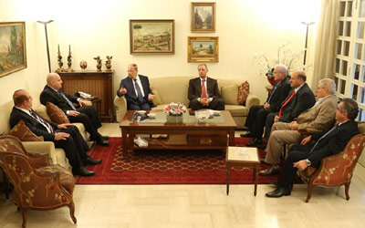عون التقى وفداً
من الجامعة الثقافية