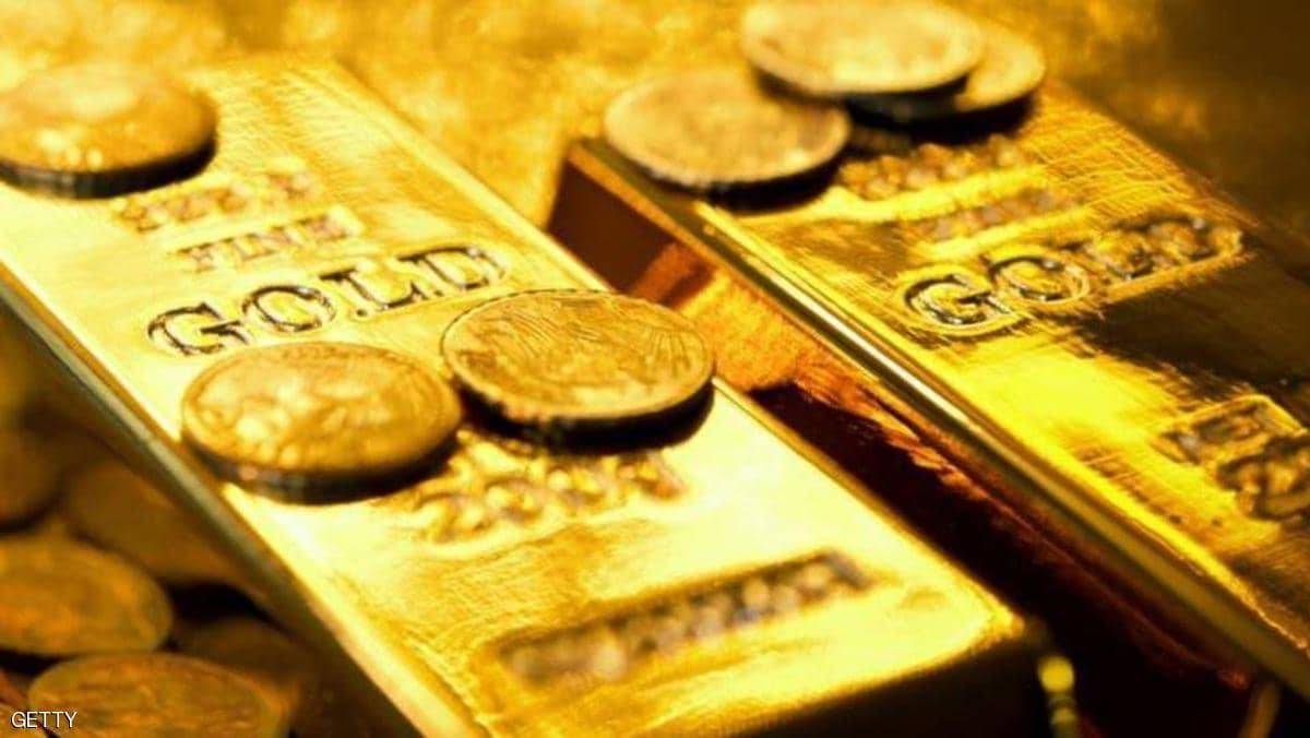 الذهب يتراجع عن أعلى مستوى في 6 سنوات