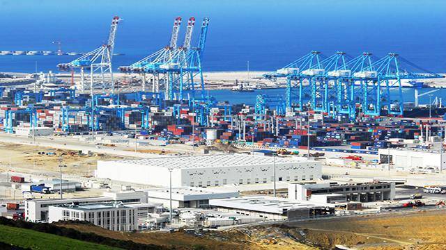 طنجة المغربي يتحول إلى أكبر ميناء في البحر المتوسط