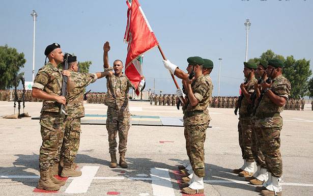 إحتفال تقديم رقباء
وجنود مُتمرّنين للعلم في عرمان