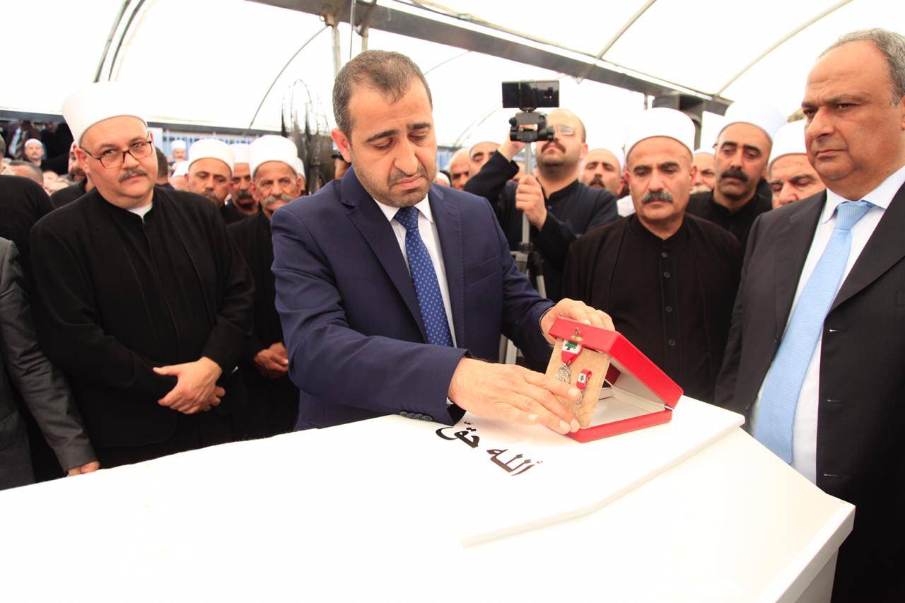 تشييع زين الدين في السمقانية ورئيس الجمهورية منحه وساما