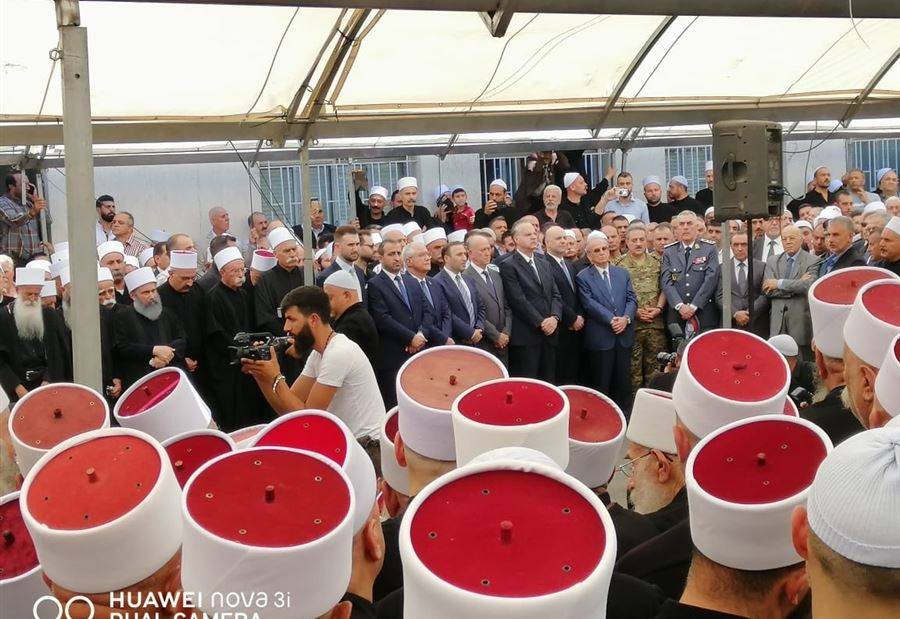 بالصور: وفود شعبية وسياسية في وداع الشيخ زين الدين