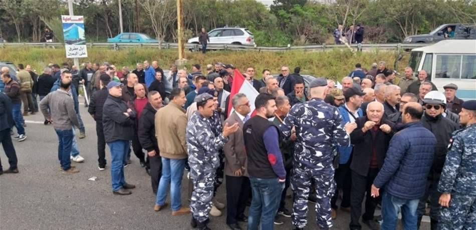 بعد ساعات على انطلاق تحرك العسكريين.. هذه الطرقات أصبحت سالكة