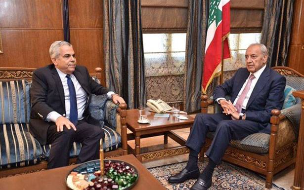أول تعليق من بري على وضع

أعلام «أمـل» على سور «بلديّة الحدت» !!