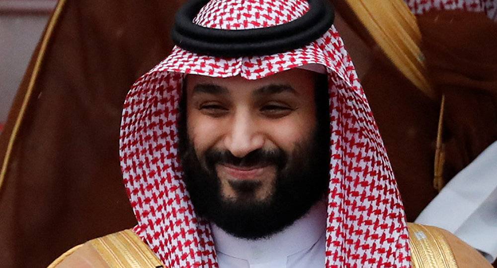بالفيديو والصور۔۔۔ "العناق الحار"... مشهد جديد لابن سلمان في قمة العشرين يلهب حماس السعوديين
