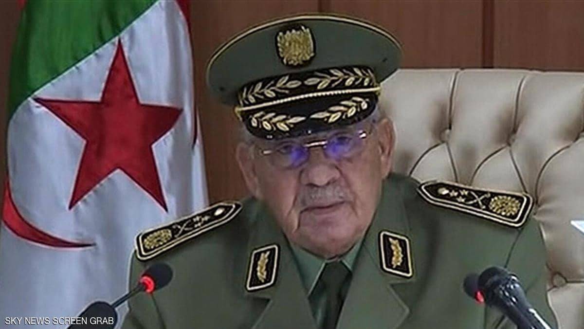 قائد الجيش الجزائري ينتقد المطالبين بفترة انتقالية